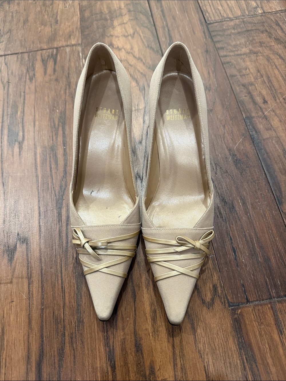 Stuart Weitzman Nude/Tan Pointed Toe Bow Pumps